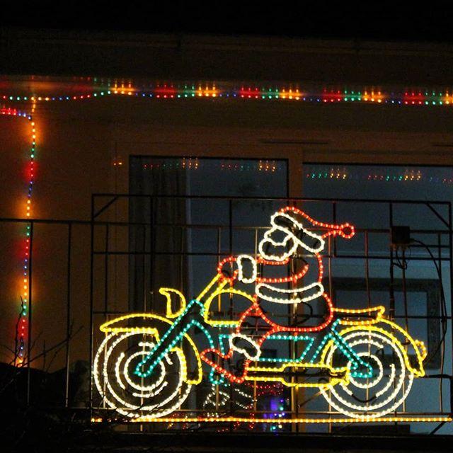 simonjohns456Wonderful Xmas lights at Angarrack. #kernow #cornwall #ilovecornwall #cornwalllife #westcountry #coast #cornishcoast #proudtobecornish #walkingcornwall #explorecornwall #adventures #swadventures #landscapes #xmas #xmaslights #christmas